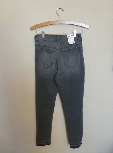 Vince Camuto Women's High Rise Button Fly Ankle Jeans New with Tag - Gray 26/2 - Picture 7 of 10