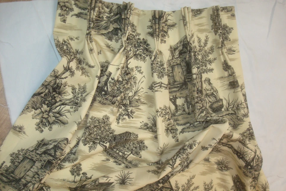 全新 One Pr 2 面板 有内衬窗帘 Toile 图画印花 Pinch Pleat 64 LG — 第 2/4 张图片