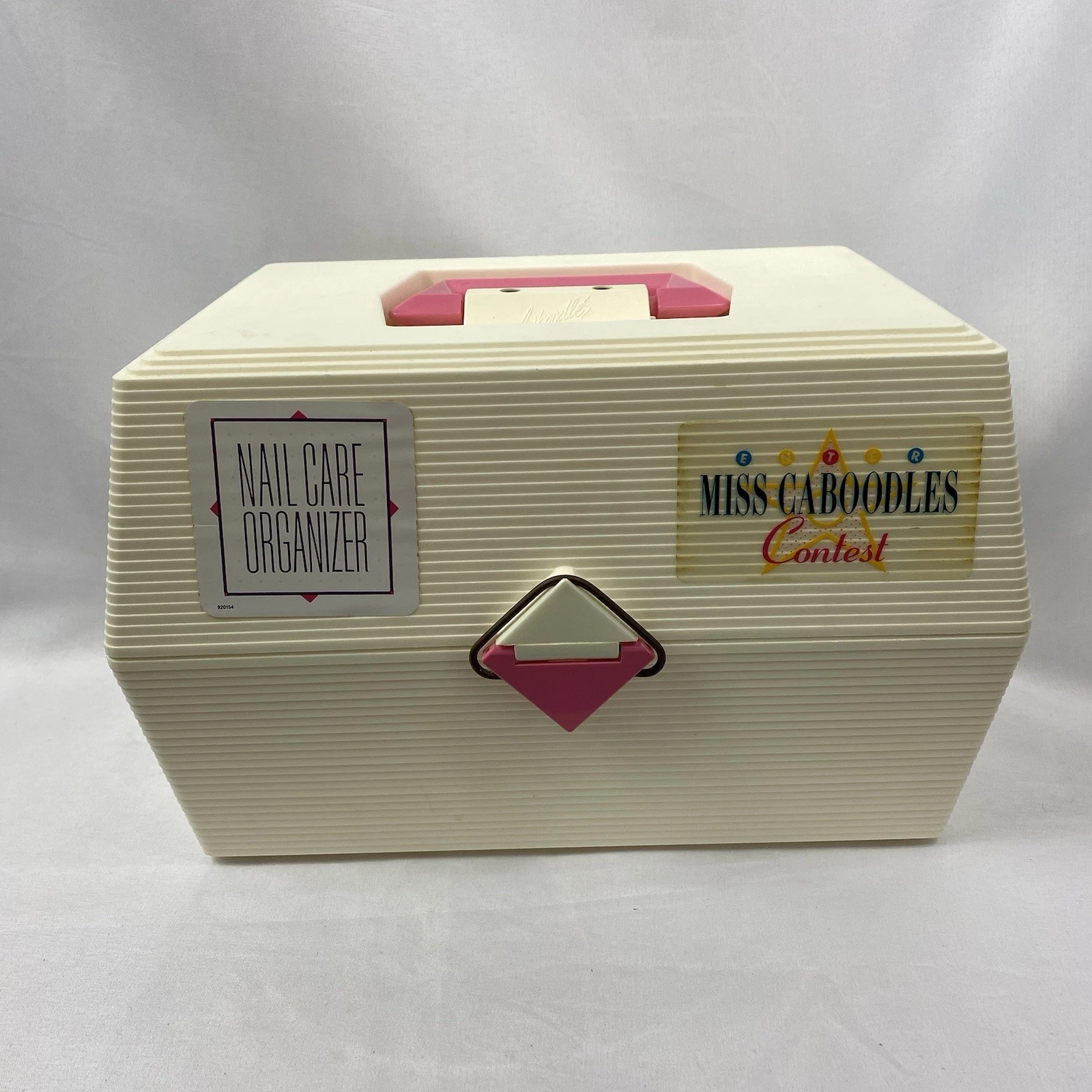 Vintage Caboodles Makeup Nail Care Organizer With Original Stickers 80’s
Opens in a new window or ta