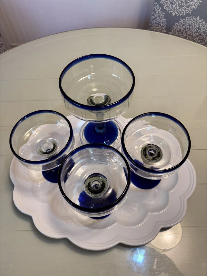 Juego de 4 vasos grandes de margarita de vidrio mexicano soplado a mano de 12 OZ con borde azul cobalto Foto 4 de 4