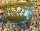 Pyrex 403 Spring Blossom Crazy Daisy Bowl 2 1/2 Qt Vintage