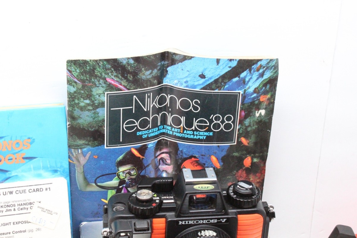 Nikon Nikonos-V Underwater Film Camera 35mm With Lens & Extras
