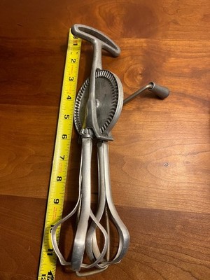 Vintage Aluminum Beauty Hand Crank Egg Beater   Pat. April 20, 1920