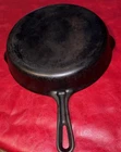 Vintage GRISWOLD Cast Iron SKILLET Frying Pan # 8 SMALL BLOCK LOGO 704 A