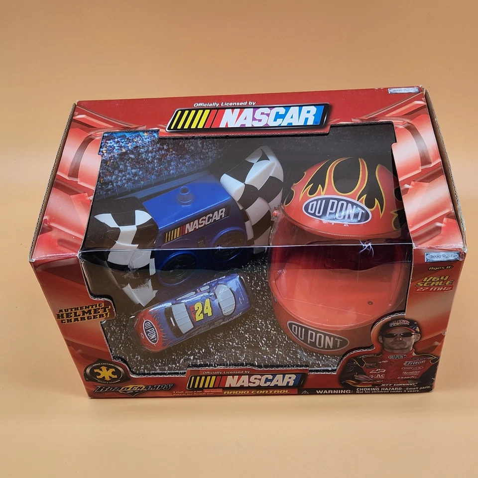 NASCAR Jeff Gordon conjunto de carro controle de rádio carregador capacete DuPont em escala 1/64 nova caixa - Imagem 2 de 4