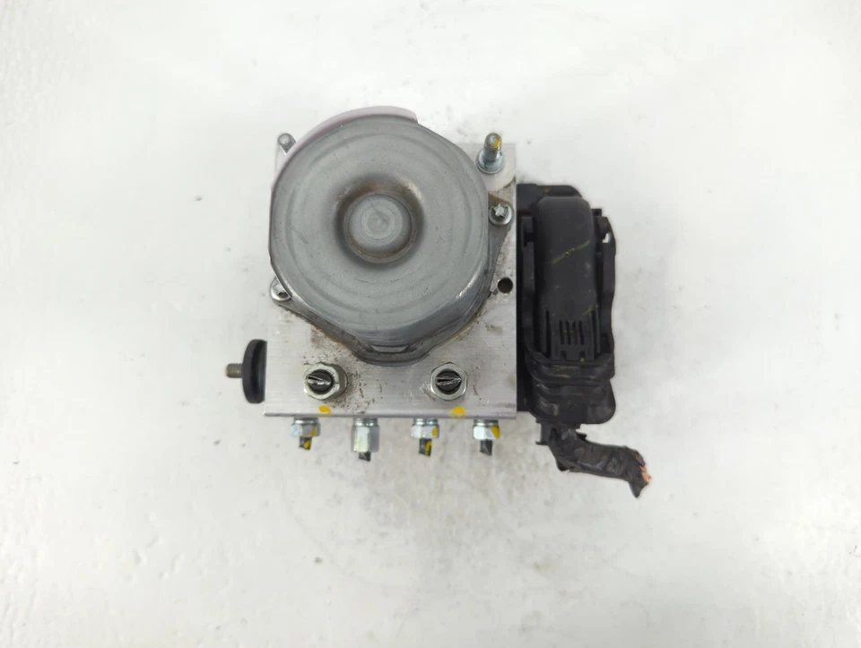 Módulo de control de bomba Nissan Sentra 2016-2018 Abs GEO5W Foto 3 de 4