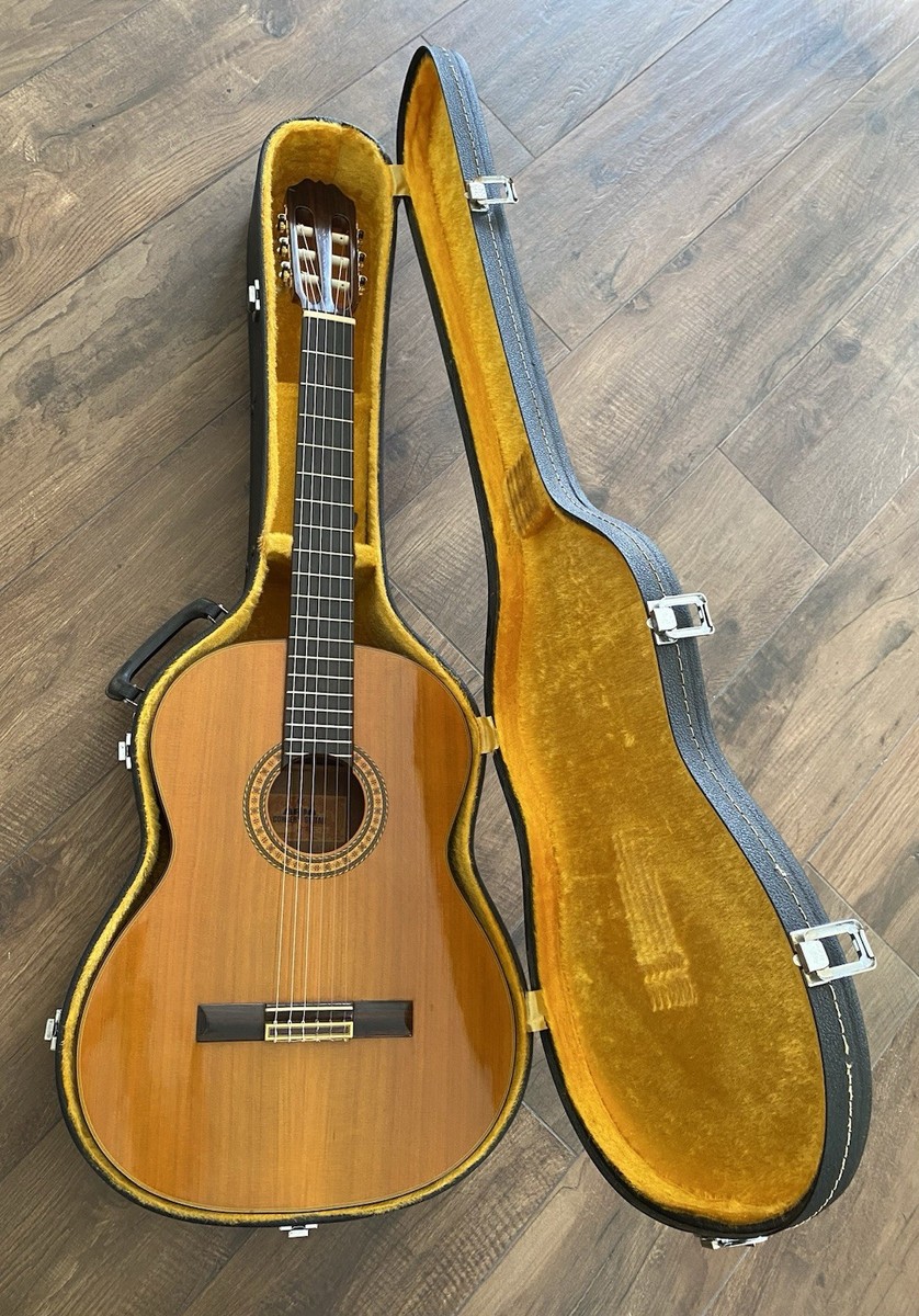 Aria Vintage 1974 AC30 Concert Classical Acoustic Guitar w/Hard