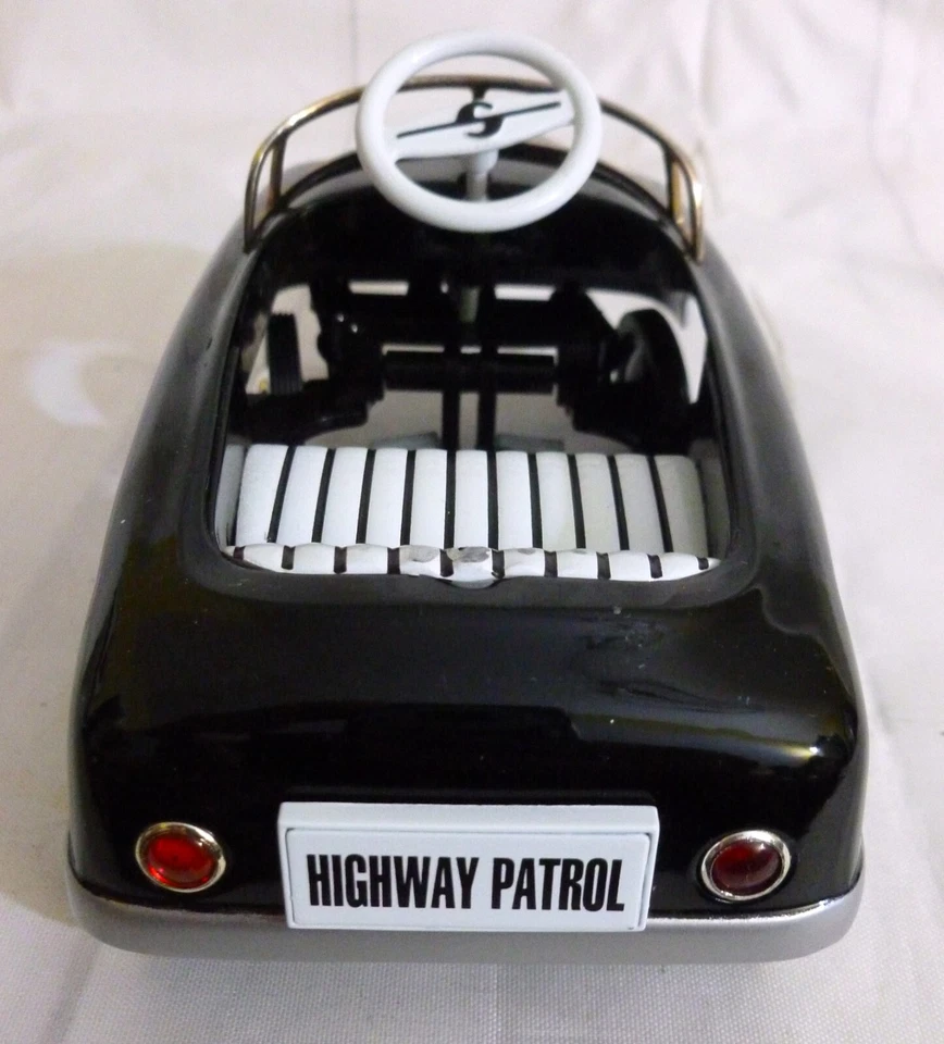 De colección Crown Premiums 1948 BMC Highway Patrol 1:6 Diecast Police Pedal Car Bank Foto 4 de 4