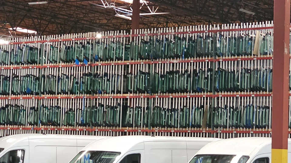 Se adapta a Isuzu FTR 2018-2021 Cabover parabrisas delantero cristal parabrisas Foto 2 de 4