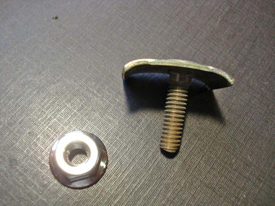 24 pcs NOS rear quarter belt moulding clips 1951-1953 Buick Pontiac Oldsmobile  - Image 2 of 4