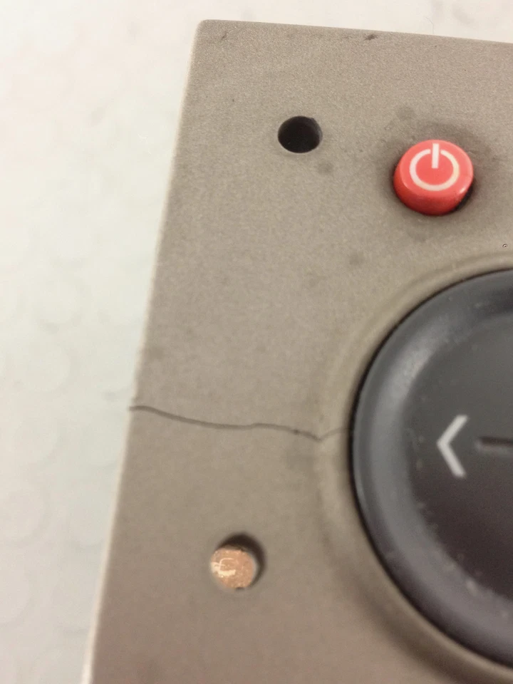 Renault Scenic (2004) 1.5 74kW 5P Car Radio with Small Crack 8200300860 - Image 4 of 4