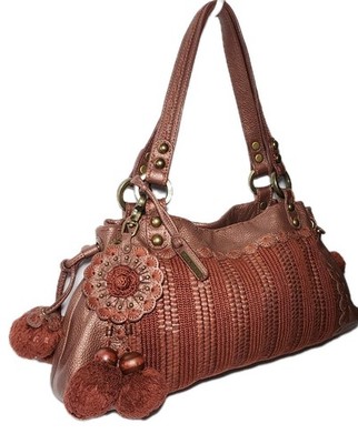Isabella handoarved カメオ ISABELLA FIORE XL KNIT WHIT DREAM WEAVER POM POM EMBROIDERED HOBO