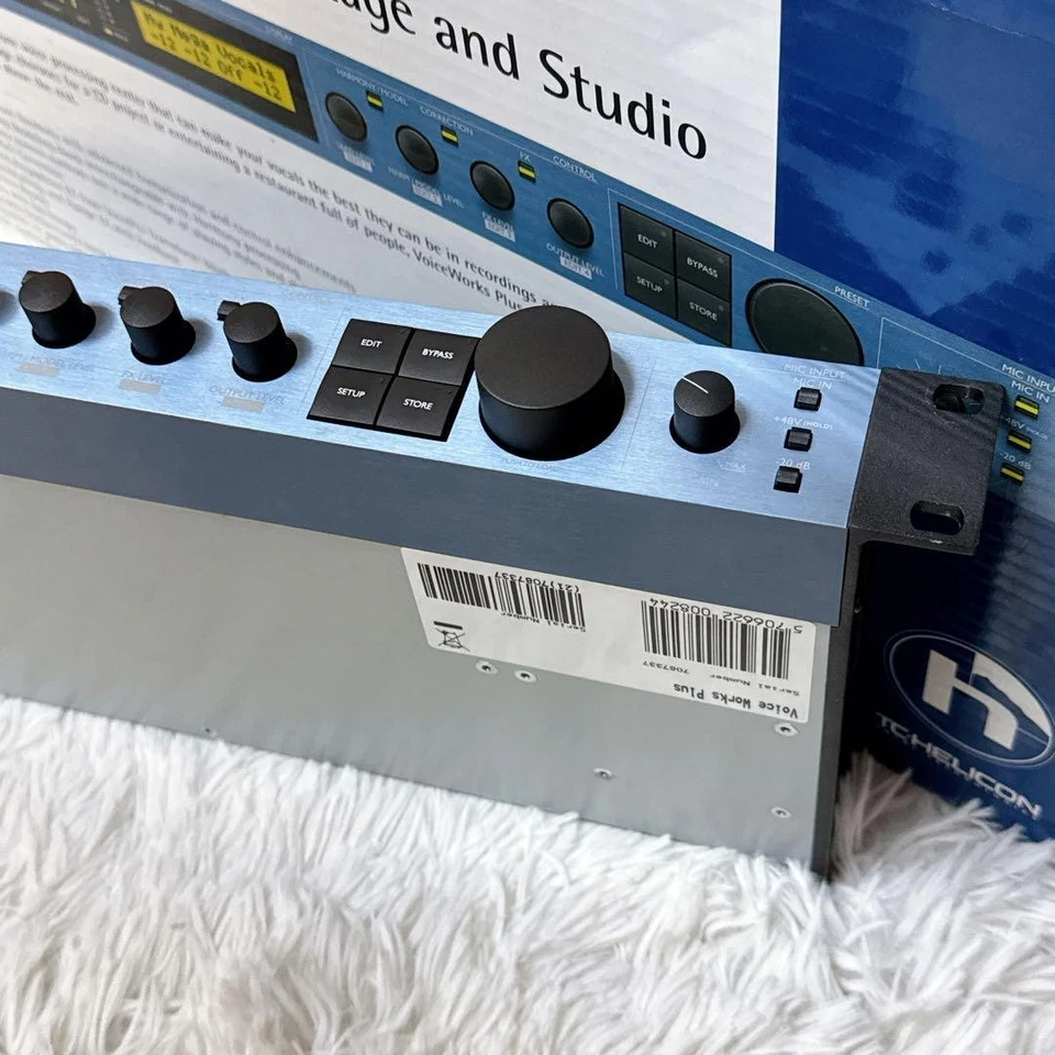 TC-Helicon VoiceWorks Plus Vocal Effects Processor FW1.21 Film on LCD - Image 3 of 4