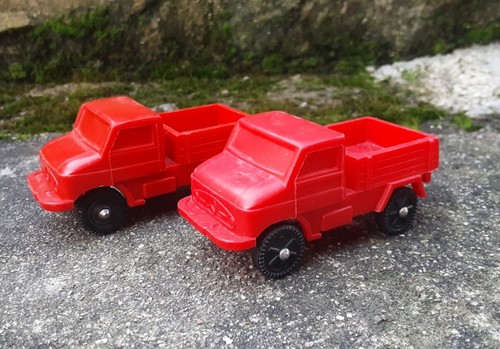 ***VINTAGE PLASTIKAUTOS*KUNSTSTOFFAUTOS*2 x MERCEDES UNIMOG*ROT*GERMANY*** - Bild 2 von 10