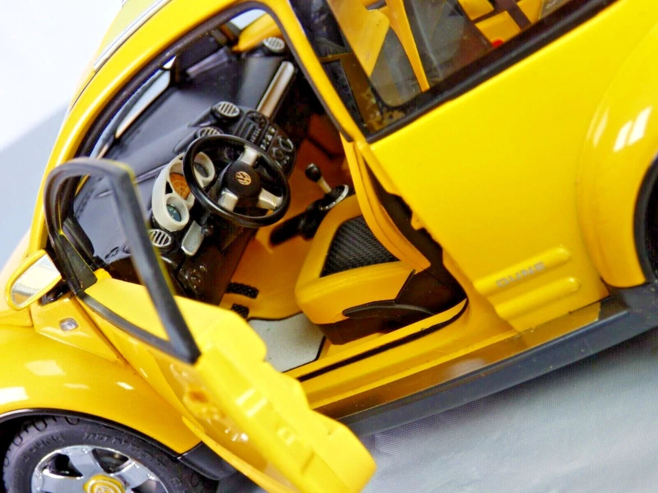 Volkswagen New Beetle AutoArt Performance 1:18 2000 Dune Concept Toy Car Vintage - Image 3 of 4