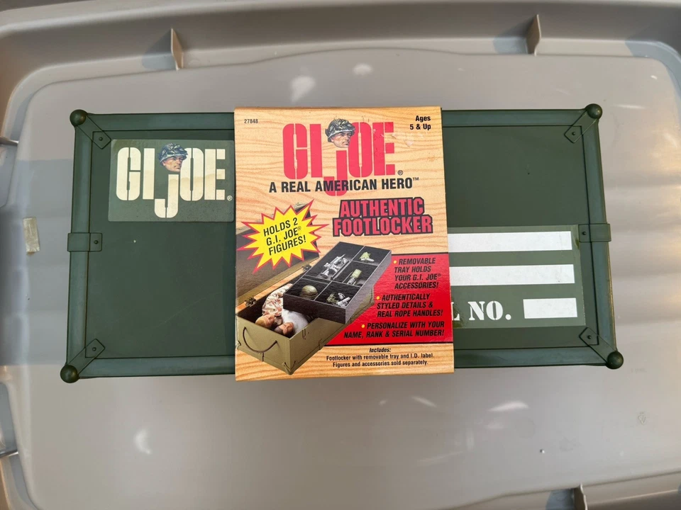 孩之宝 1996 年 GI Joe 正品 Footlocker 可容纳 2 - 12 英寸特种部队玩偶全新复古 — 第 2/4 张图片