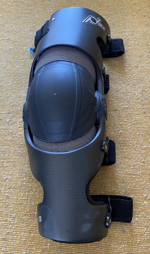POD MX v1 Left Knee Brace Adult Medium Hard Armor Motocross Dirt Bike Fox Racing