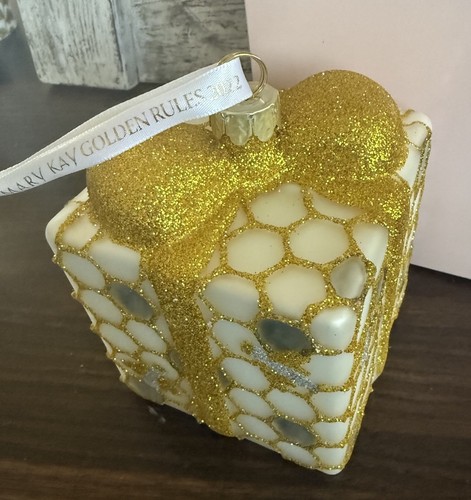 Mary Kay Abeja Colmena Amarillo Brillo Vidrio Adorno 2022 Reglas Doradas Navidad ¡NUEVO! - Imagen 2 de 4