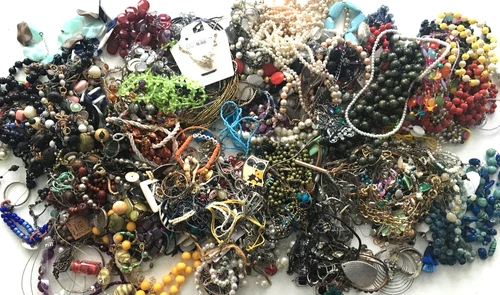 13.5 Lbs+ HUGE Vtg Costume to Fashion Jewelry lot Necklace Bead Chain UNSORTED