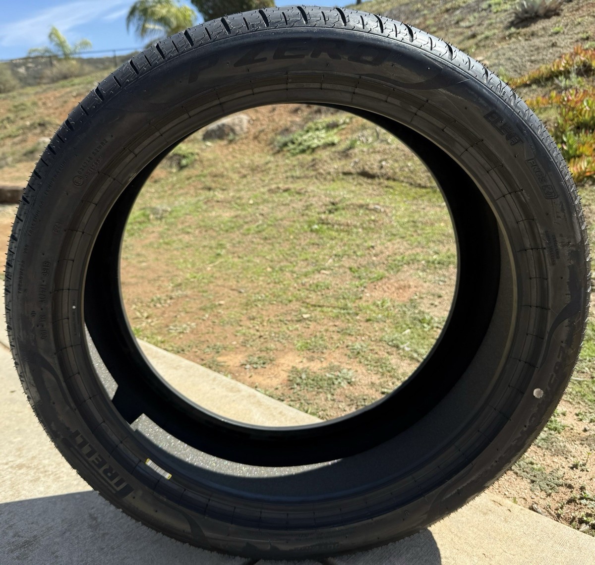 送料込み⭐︎Pirelli P Zero 265/35ZR21 中古タイヤ2本 Amazon.com: Pirelli P Zero (PZ4-Luxury) Elect UHP Summer 265
