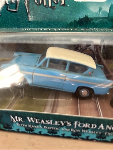 1/43 Corgi Mr. Weasley'с Ford Anglia, with Harry Potter Mr. Weasley - Picture 6 of 6