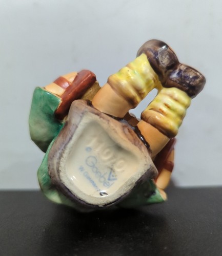 Goebel Hummel "Let's Play" 3" Figurine #110/0 TMK-5 - Picture 4 of 4