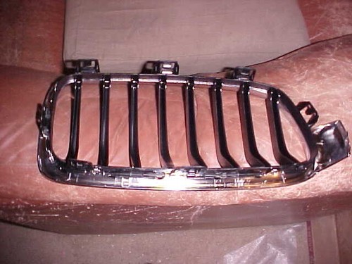 2012-2019 BMW 3 Series Left Black Kidney Grille OEM New 51137260497 - Foto 2 di 2