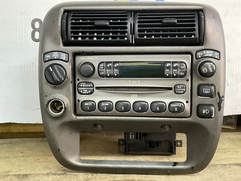 Ford Explorer Ranger Mountaineer 1995-2003 AM/FM CD/bisel gris pieza de fabricante original Foto 3 de 4