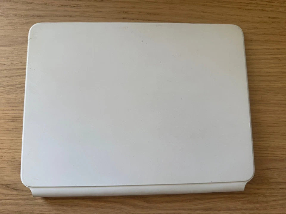 Magic Keyboard for iPad Pro 11-inch (4th gen) and iPad Air (4/5th gen) - White - Image 3 of 4