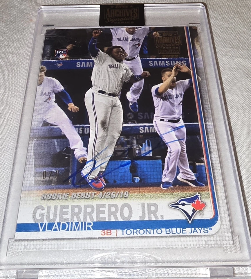 8/8 - 2022 Topps Archives Signature Series Vladimir Guerrero Jr Rc Auto Blue Ink - Image 3 of 4