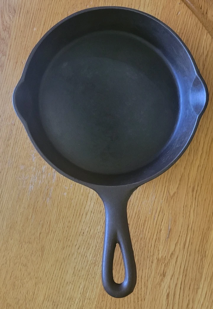 WagnerWare Cast Iron #3 Skillet 1924-1935 restored and ready to Use