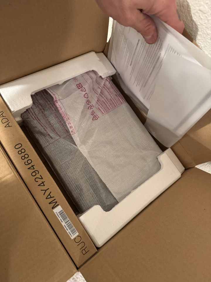 Brand New Sealed LG Streaming Blu-Ray Disc Player W/ WiFi BP330 - Image 3 of 4