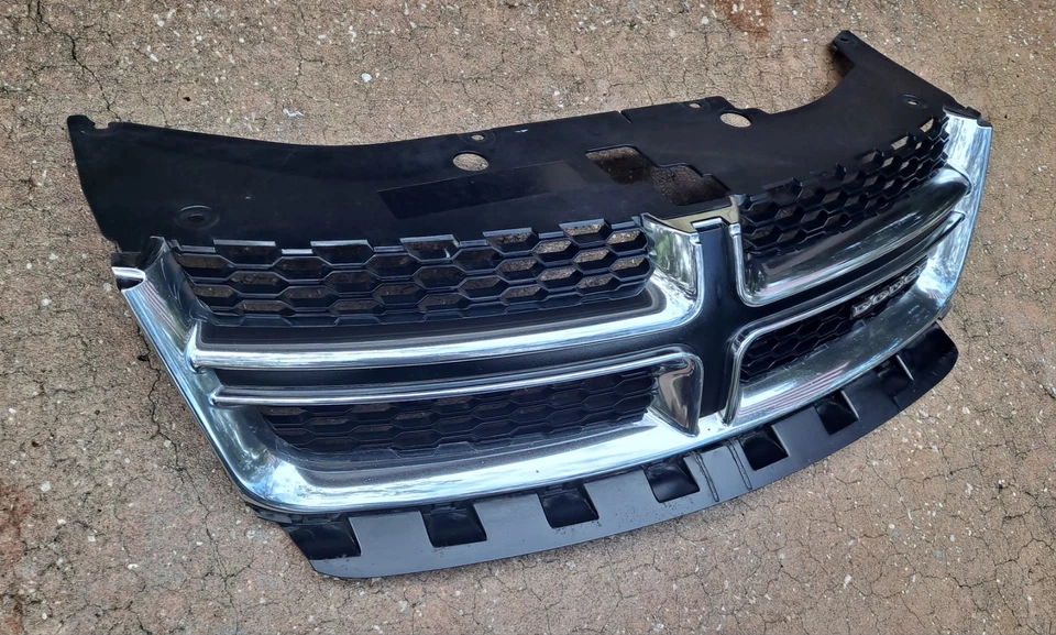2011-2014 Dodge Avenger Upper Grille Chrome & Black w/ Emblem 2012 2013 (D) Foto 2 de 4