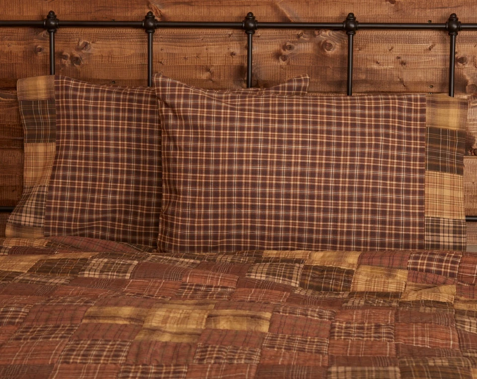 Juego de 2 fundas de almohada a cuadros marrón country 100 % algodón con borde de retazos Prescott Foto 2 de 4