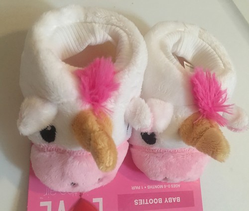Valentine Unicorn Baby Booties Infant 0-6 M White Plush Embroidered Padded NEW - Picture 8 of 12