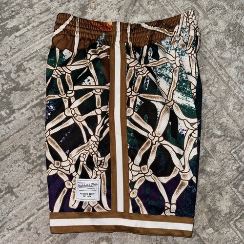 Mitchell and Ness Branded Big Face FashionBasketball Mesh Shorts Men Msrp $80 - Picture 6 of 7
