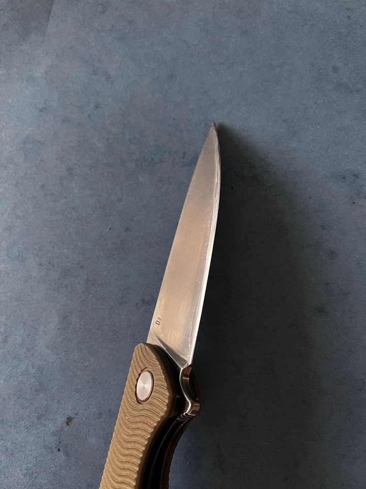Cuchillo plegable con lengüeta de aleta. Cerradura de revestimiento. Básculas de mango G10. ¡¡Muy sólido!!! Foto 2 de 4
