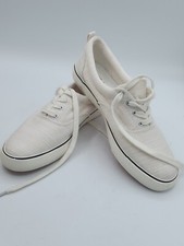 Universal Threads White Canvas Casual Sneaker Women  s 9