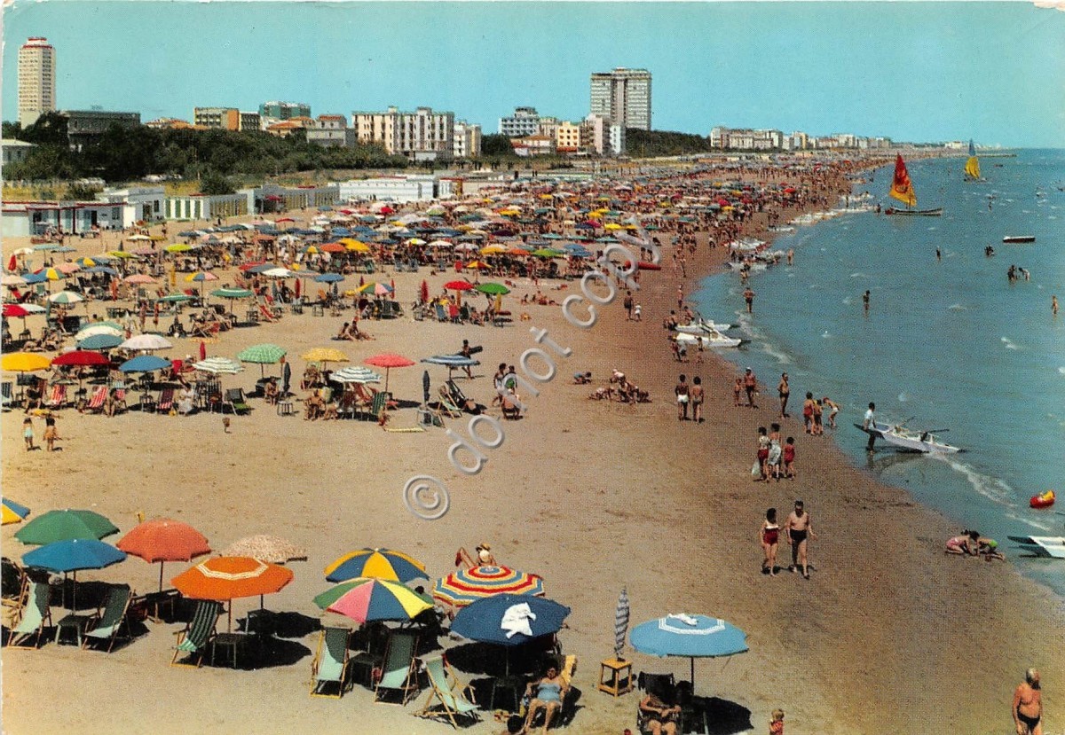 Cartolina - Milano Marittima spiaggia 1963