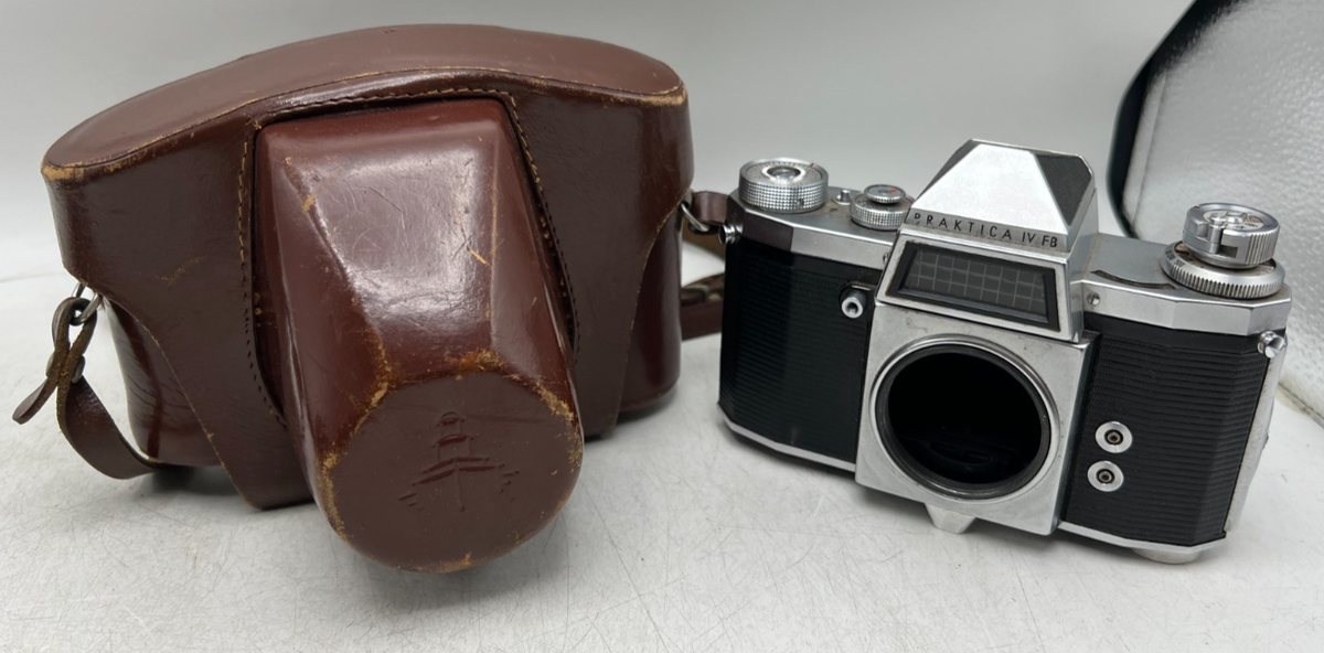 Pentacon Praktica IV FB M42 Screw Mount 35mm Film SLR Camera Body