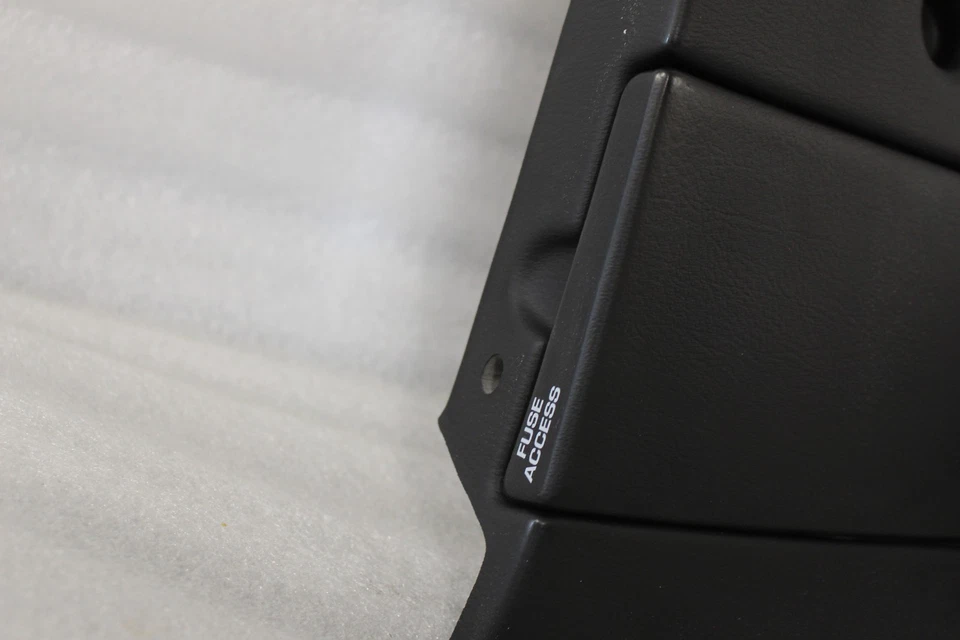 QN71SX7AB NUEVO OEM 1997-1998 Dodge Viper PANEL DE INSTRUMENTOS INFERIOR IZQUIERDO Foto 2 de 3