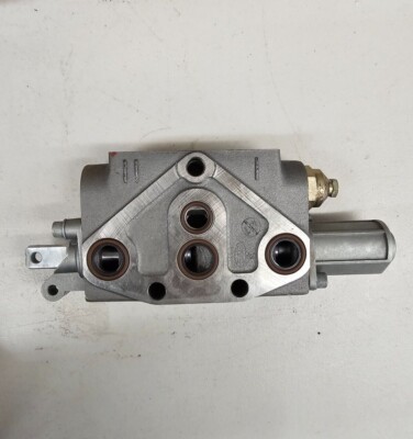 5180686 Simple Double Effect Control Valve With Float for New Holland And Case