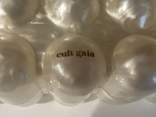 Bolso sin asas Cult Gaia Bubble PEARL 100 % acrílico marfil precio de venta sugerido por el fabricante 388 USD nuevo - Imagen 2 de 5