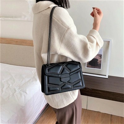 the trend black leather purse