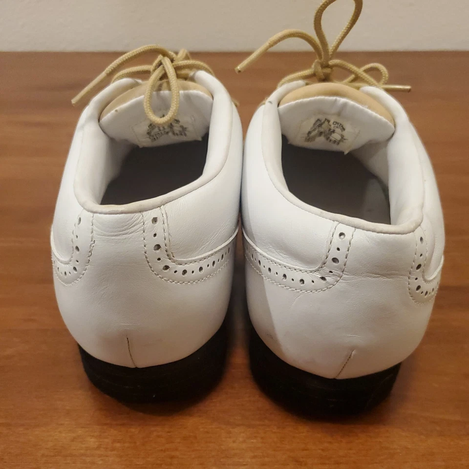Zapatos de golf Nike para mujer blancos tostados modelo US 8 970709 Y3 Country Club silla de montar Foto 4 de 4
