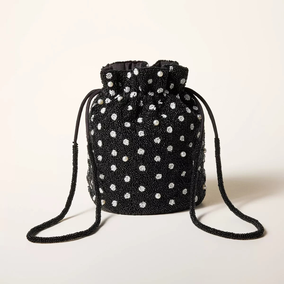ショルダーバッグ・ポシェット kate spade x Target Beaded Polka Dot Drawstring Bucket Bag Kate Spade x Target Black & White Beaded Polka Dot
