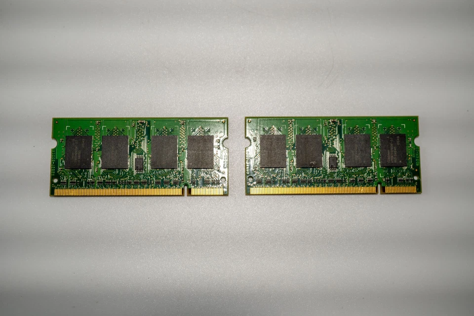 (2) Infineon 512 MB DDR2 DDR2 Memory (HYS64T64020HDL37A) - Image 2 of 2