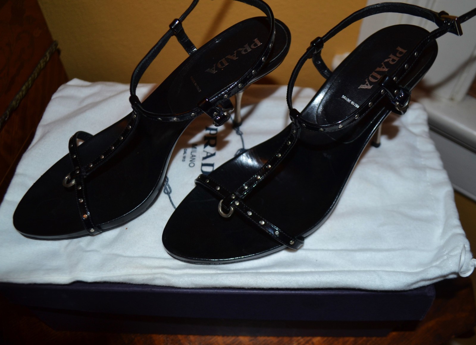 PRADA Studded Patent T-Strap Sandal w steel tip Stiletto heel, 8 M PRADA Studded Patent T-Strap Sandal Sandal Sandal w steel tip Stiletto heel, 8 M f7b8b7