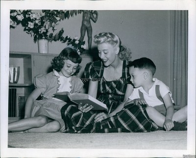 1947 Mrs Zolton Sepesky Cecelia Michael Cranbrook Academy Art Painter Photo 8x10