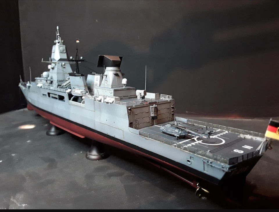 Takom Das Werk TAK6001 SACHSEN-CLASS FRIGATE 3 IN 1 - Maßstab 1:350 - Modellbau - Bild 4 von 4